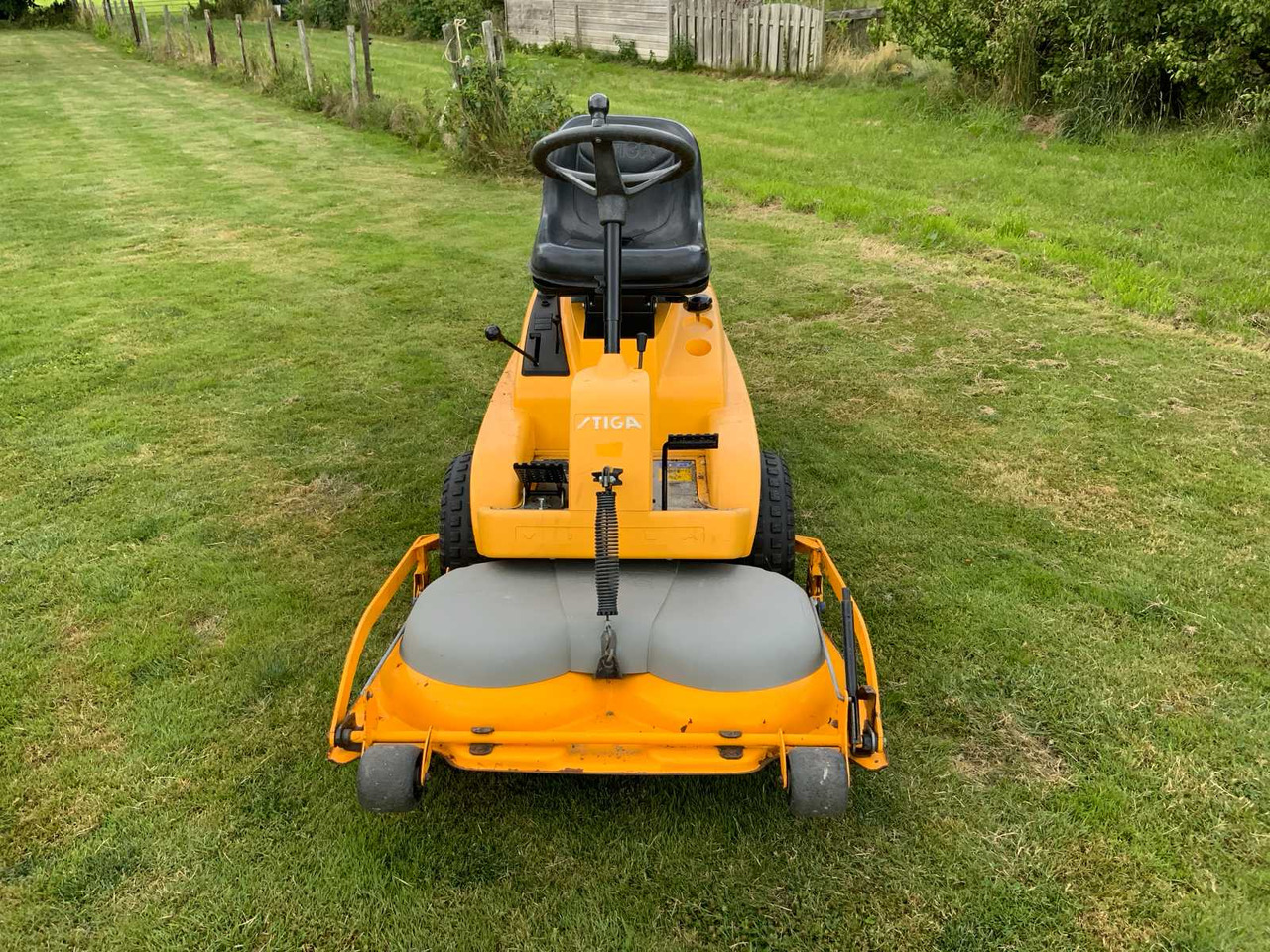 Stiga V001 - Garden mower: picture 2 Stiga V001 - Garden mower: picture 2