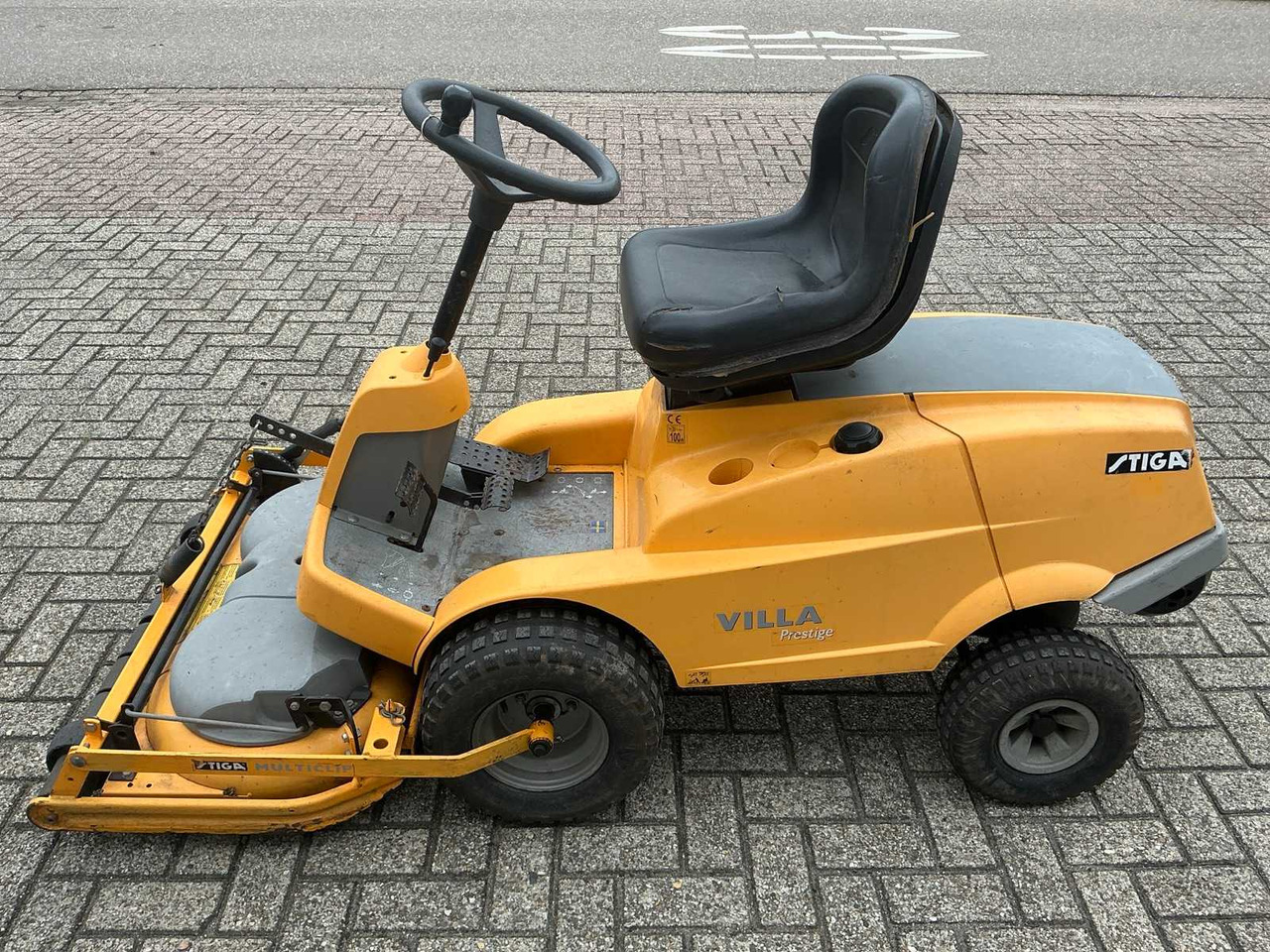 Stiga Villa prestige - Garden mower: picture 2 Stiga Villa prestige - Garden mower: picture 2