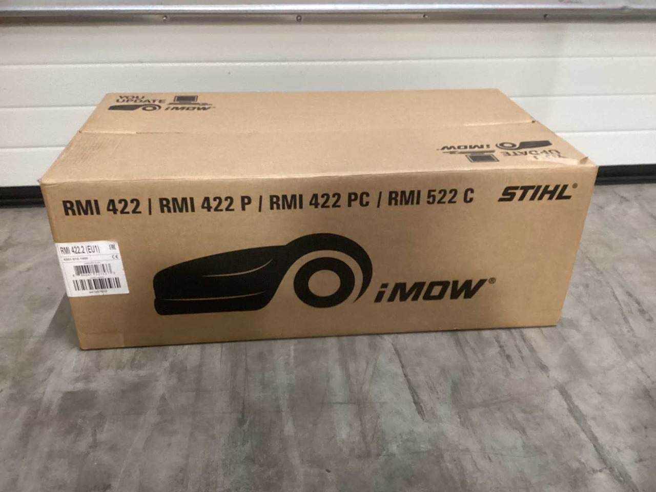 Stihl IMOW RMI 422 Robotic Lawn Mower - Hay and forage equipment: picture 4 Stihl IMOW RMI 422 Robotic Lawn Mower - Hay and forage equipment: picture 4