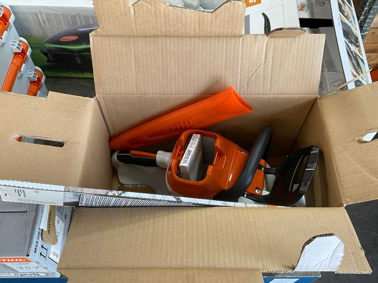 Stihl MSA 200 CB - Garden equipment: picture 4 Stihl MSA 200 CB - Garden equipment: picture 4