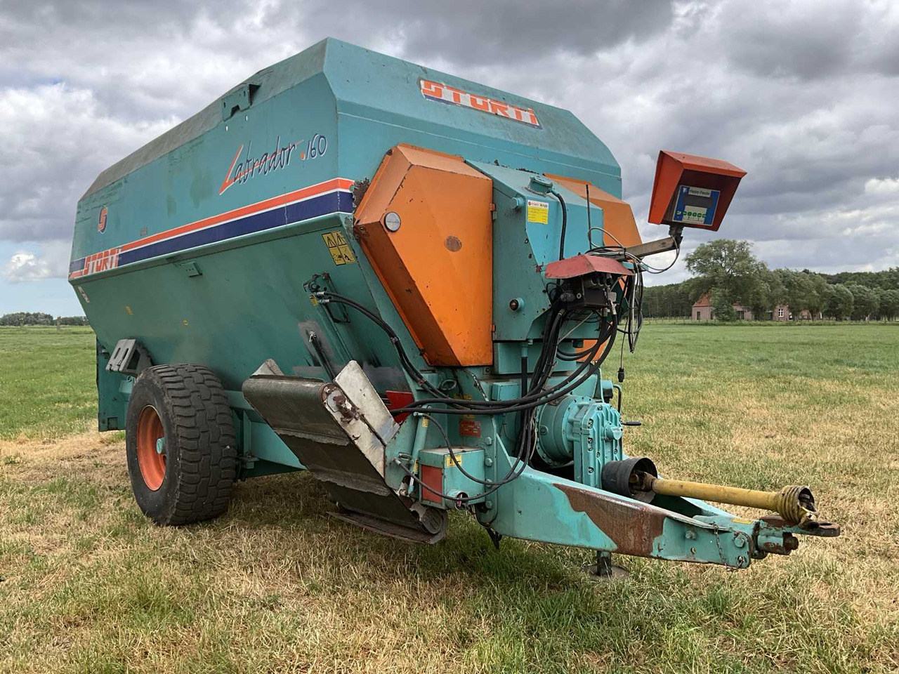 Storti Labrador 160 - Forage mixer wagon: picture 3 Storti Labrador 160 - Forage mixer wagon: picture 3