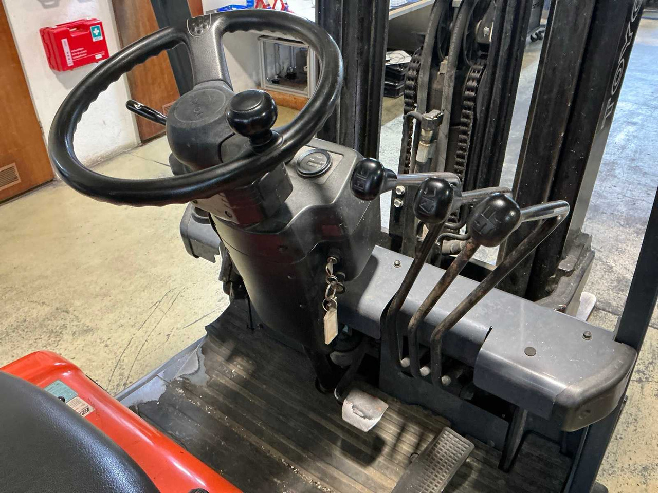 Forklift TOYOTA FBESF12 ELECTRIC FORKLIFT (2005): picture 12 Forklift TOYOTA FBESF12 ELECTRIC FORKLIFT (2005): picture 12
