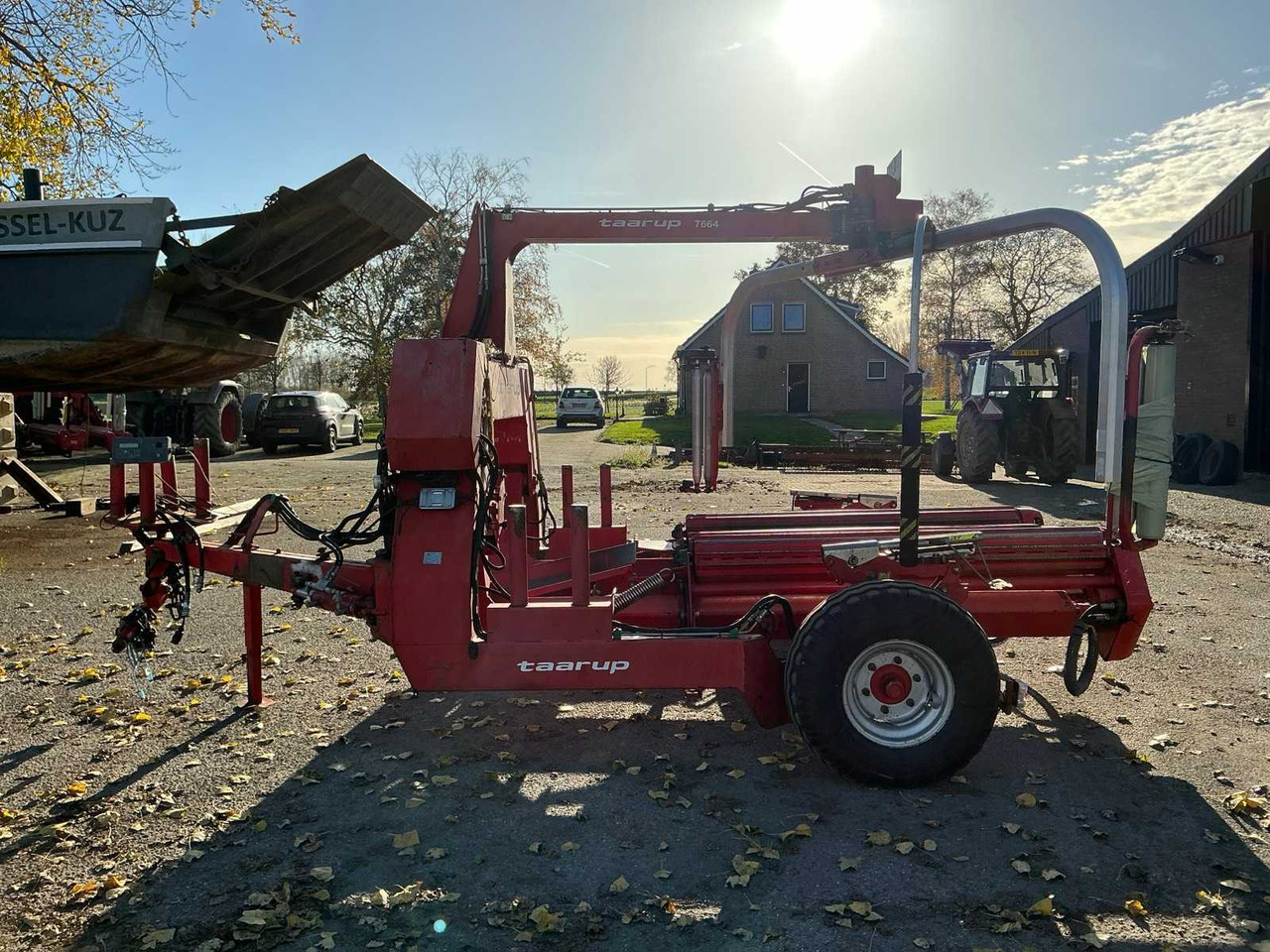 Taarup 7664 - Bale wrapper: picture 2 Taarup 7664 - Bale wrapper: picture 2