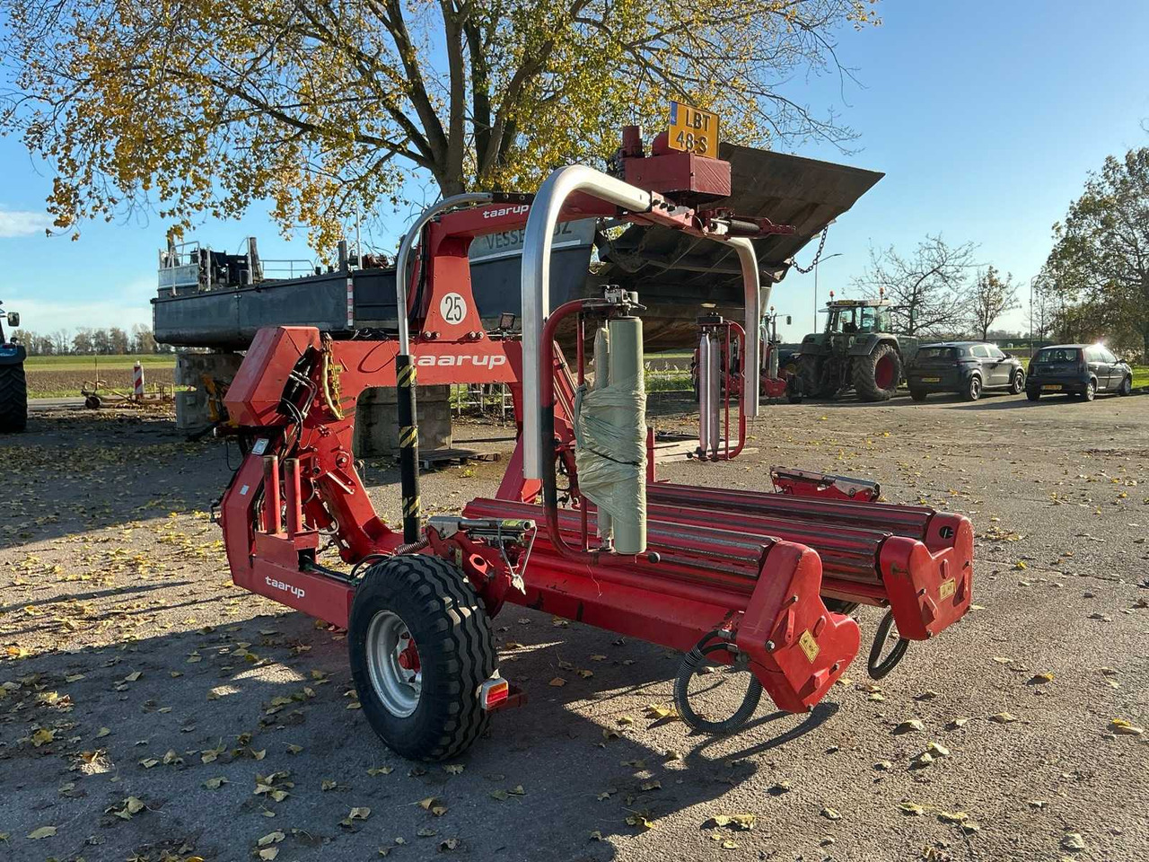 Taarup 7664 - Bale wrapper: picture 3 Taarup 7664 - Bale wrapper: picture 3