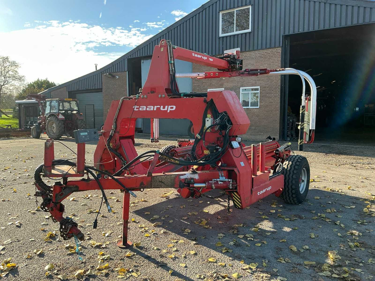 Taarup 7664 - Bale wrapper: picture 1 Taarup 7664 - Bale wrapper: picture 1