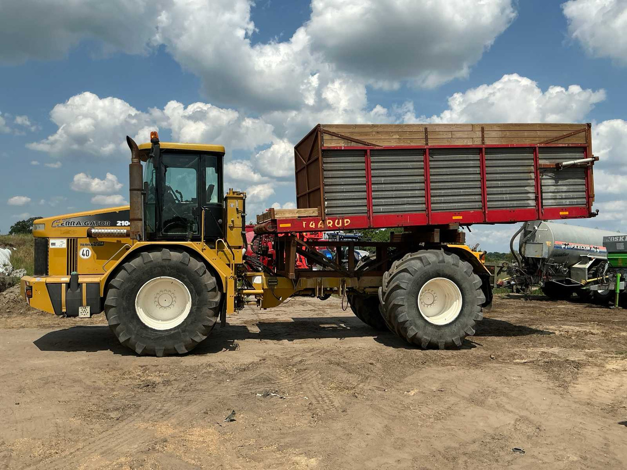 Terra-gator 2104 - Dumper: picture 2 Terra-gator 2104 - Dumper: picture 2