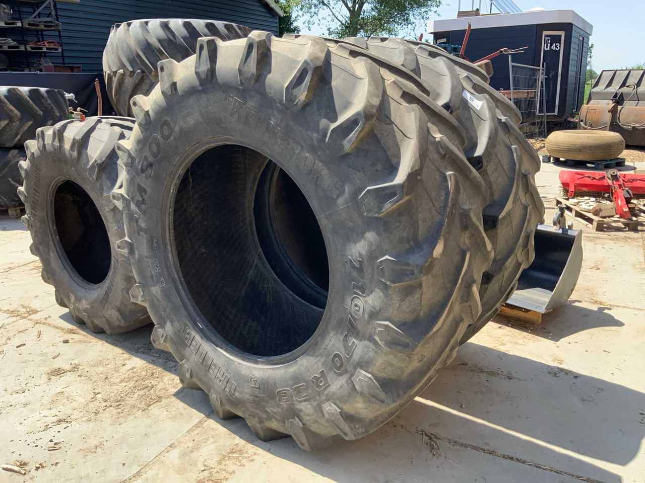 Trelleborg TM 800 - Wheels and tires for Farm tractor: picture 1 Trelleborg TM 800 - Wheels and tires for Farm tractor: picture 1