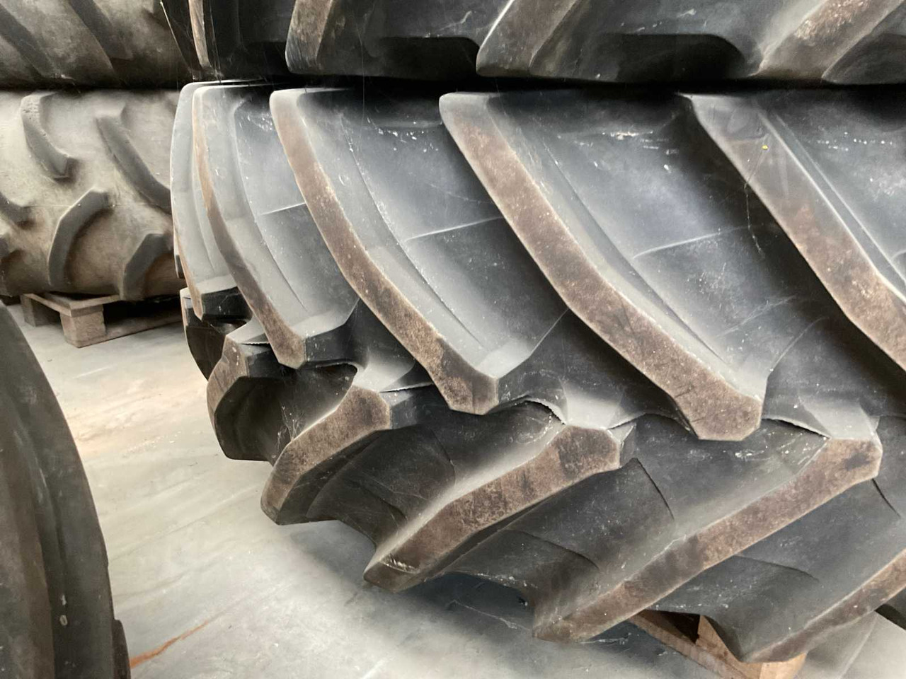 Trelleborg TM1060 - Wheels and tires for Farm tractor: picture 3 Trelleborg TM1060 - Wheels and tires for Farm tractor: picture 3