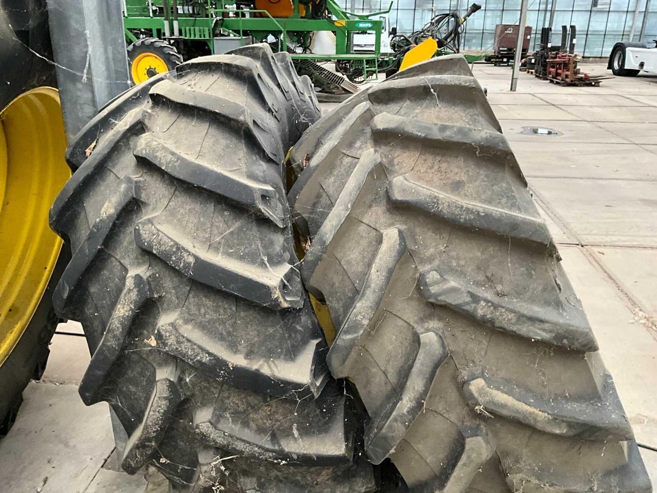 Trelleborg TM800 - Wheels and tires for Farm tractor: picture 3 Trelleborg TM800 - Wheels and tires for Farm tractor: picture 3