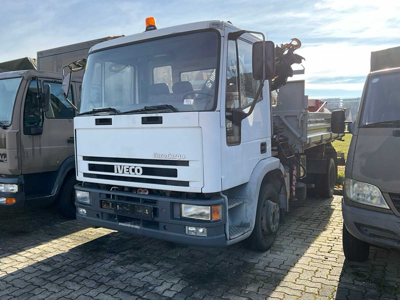 1995 IVECO 120 E 15 TRUCK WITH CRANE AND ACCESSORIES - Truck: picture 1 1995 IVECO 120 E 15 TRUCK WITH CRANE AND ACCESSORIES - Truck: picture 1