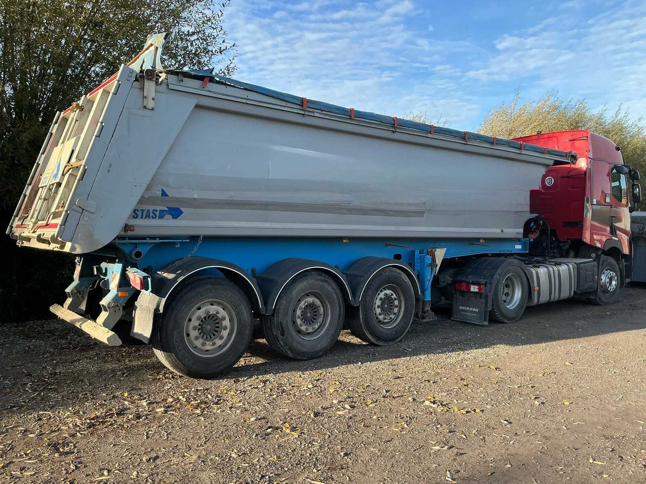 2015 RENAULT T HB001 TRACTOR AND TRAILER - Truck: picture 4 2015 RENAULT T HB001 TRACTOR AND TRAILER - Truck: picture 4