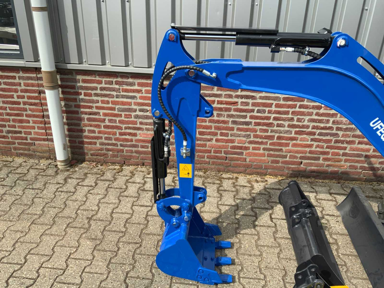 UF Equipment NM-18 - Mini excavator: picture 5 UF Equipment NM-18 - Mini excavator: picture 5