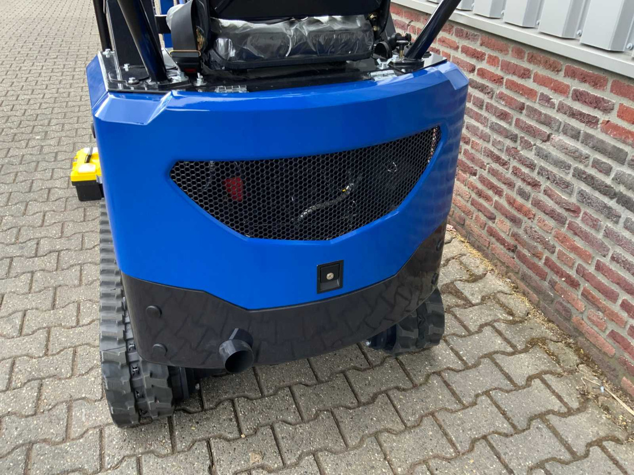 UF Equipment NM-E15 - Crawler excavator: picture 5 UF Equipment NM-E15 - Crawler excavator: picture 5