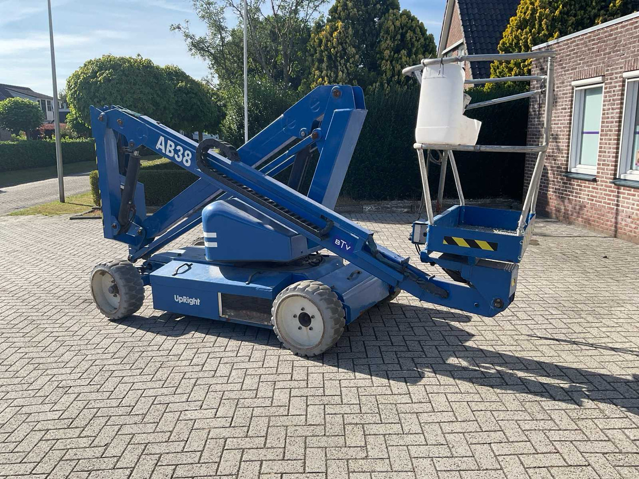 Upright AB 38N - Aerial platform: picture 2 Upright AB 38N - Aerial platform: picture 2