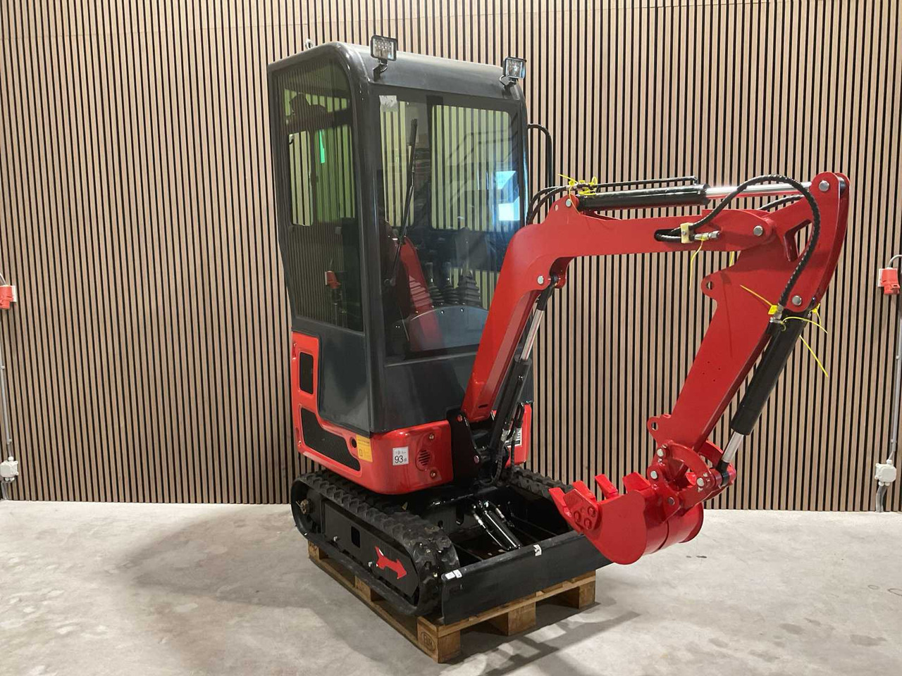 VGT R319 - Mini excavator: picture 2 VGT R319 - Mini excavator: picture 2