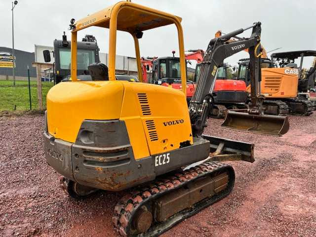 VOLVO EC 25 MINI CRAWLER EXCAVATOR 2.6 TON - Mini excavator: picture 5 VOLVO EC 25 MINI CRAWLER EXCAVATOR 2.6 TON - Mini excavator: picture 5