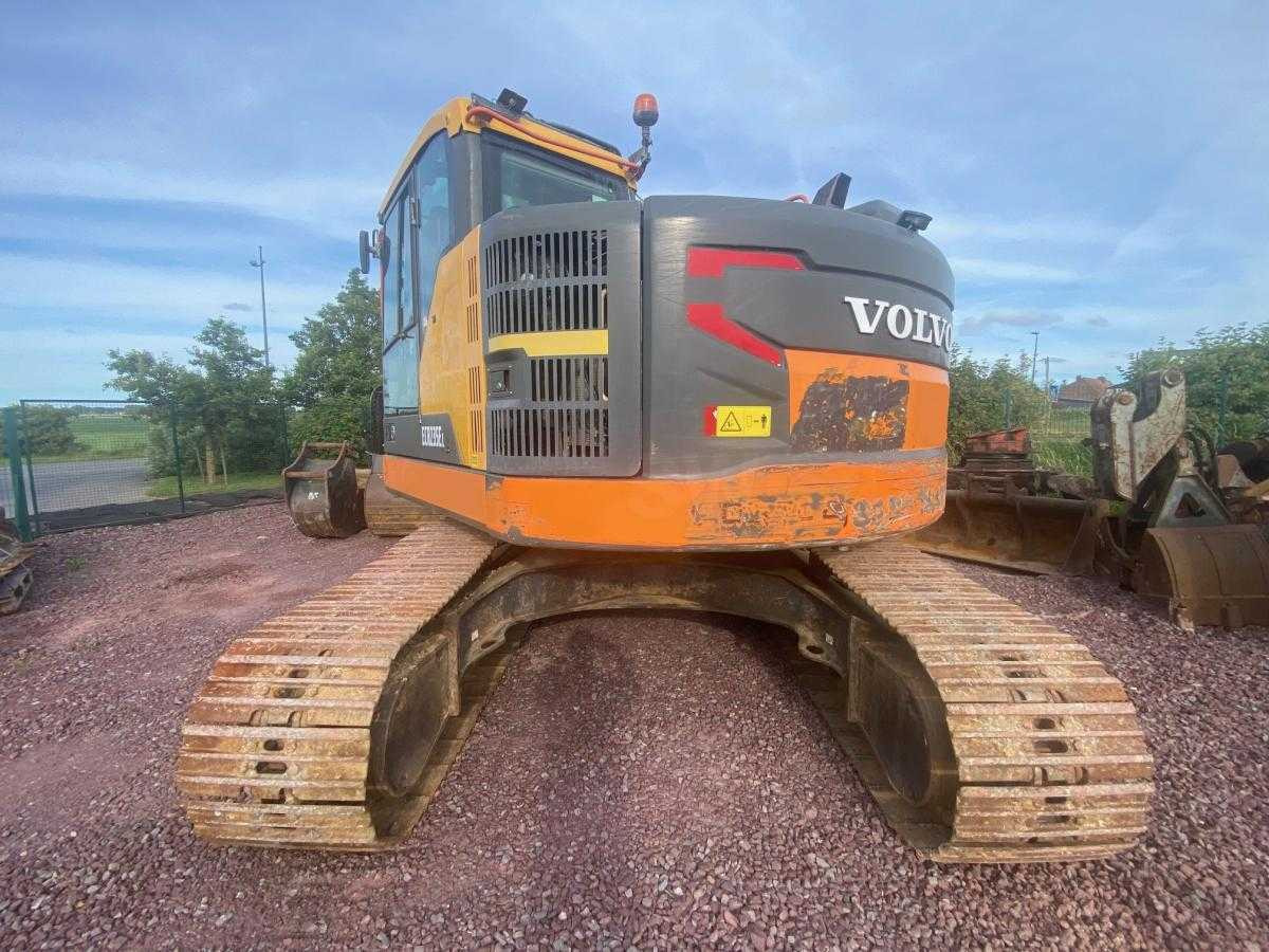 VOLVO ECR 235EL 25 TON CRAWLER EXCAVATOR - Excavator: picture 3 VOLVO ECR 235EL 25 TON CRAWLER EXCAVATOR - Excavator: picture 3