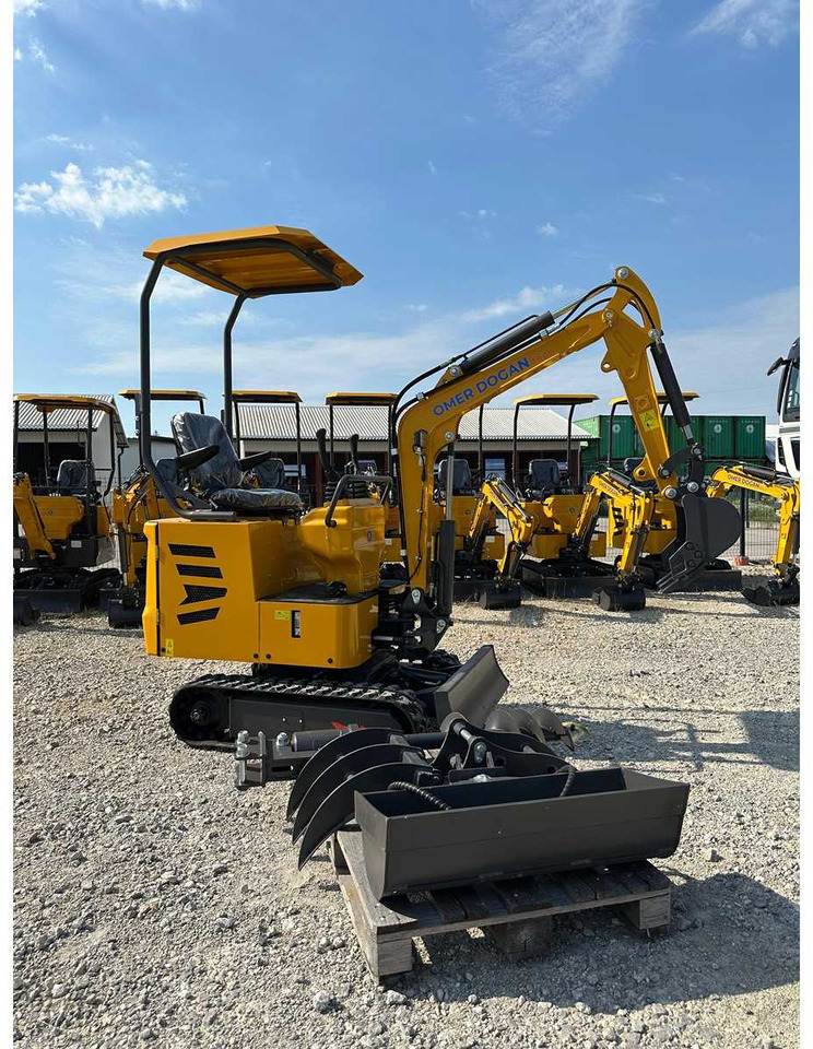 VOTE - Mini excavator: picture 1 VOTE - Mini excavator: picture 1
