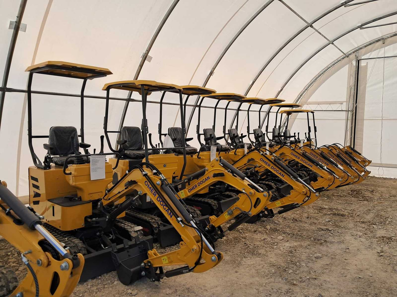 VOTE - Mini excavator: picture 1 VOTE - Mini excavator: picture 1