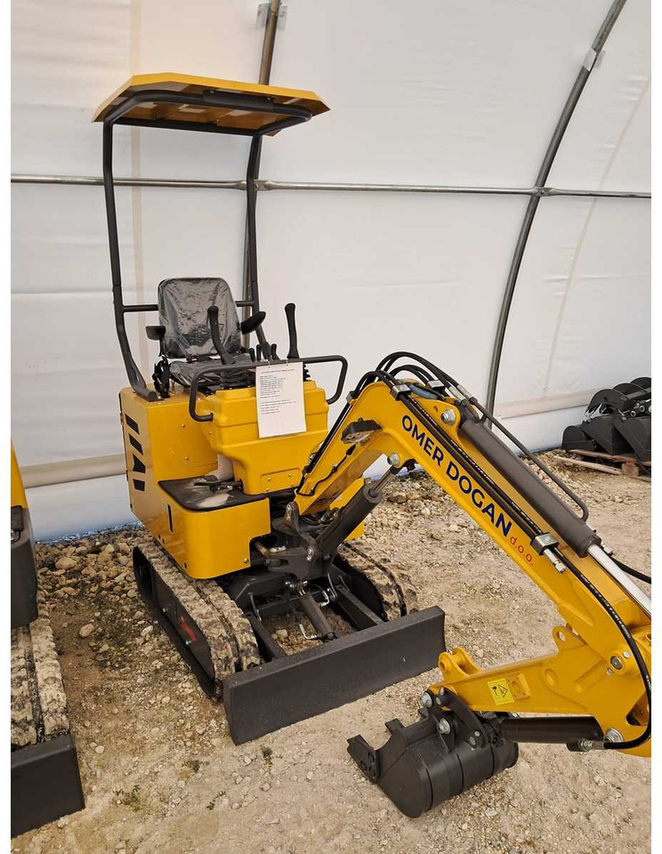 VOTE - Mini excavator: picture 1 VOTE - Mini excavator: picture 1