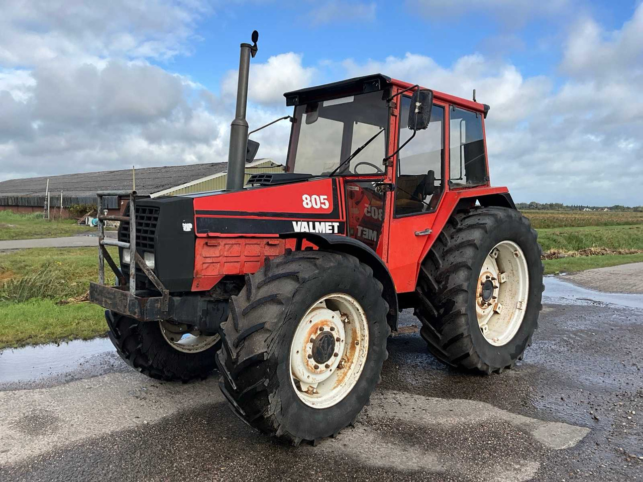 Valmet 805 - Farm tractor: picture 1 Valmet 805 - Farm tractor: picture 1