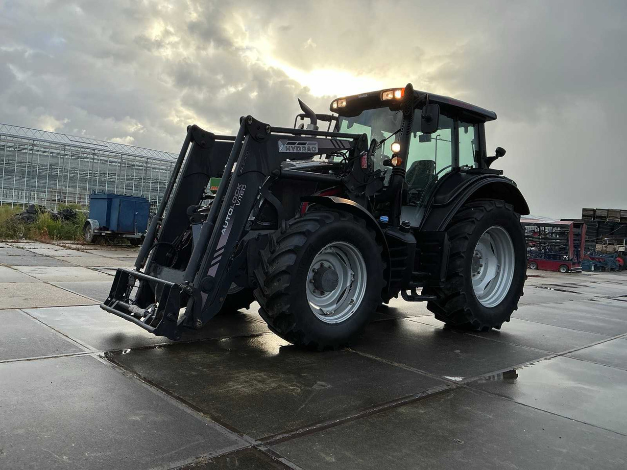 Valtra N123 unlimited - Farm tractor: picture 2 Valtra N123 unlimited - Farm tractor: picture 2