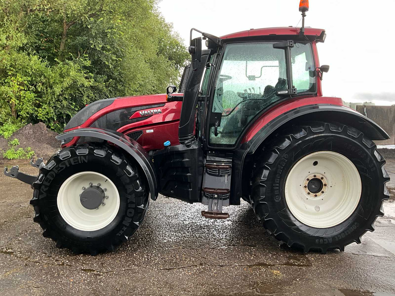 Valtra T214 A - Farm tractor: picture 5 Valtra T214 A - Farm tractor: picture 5