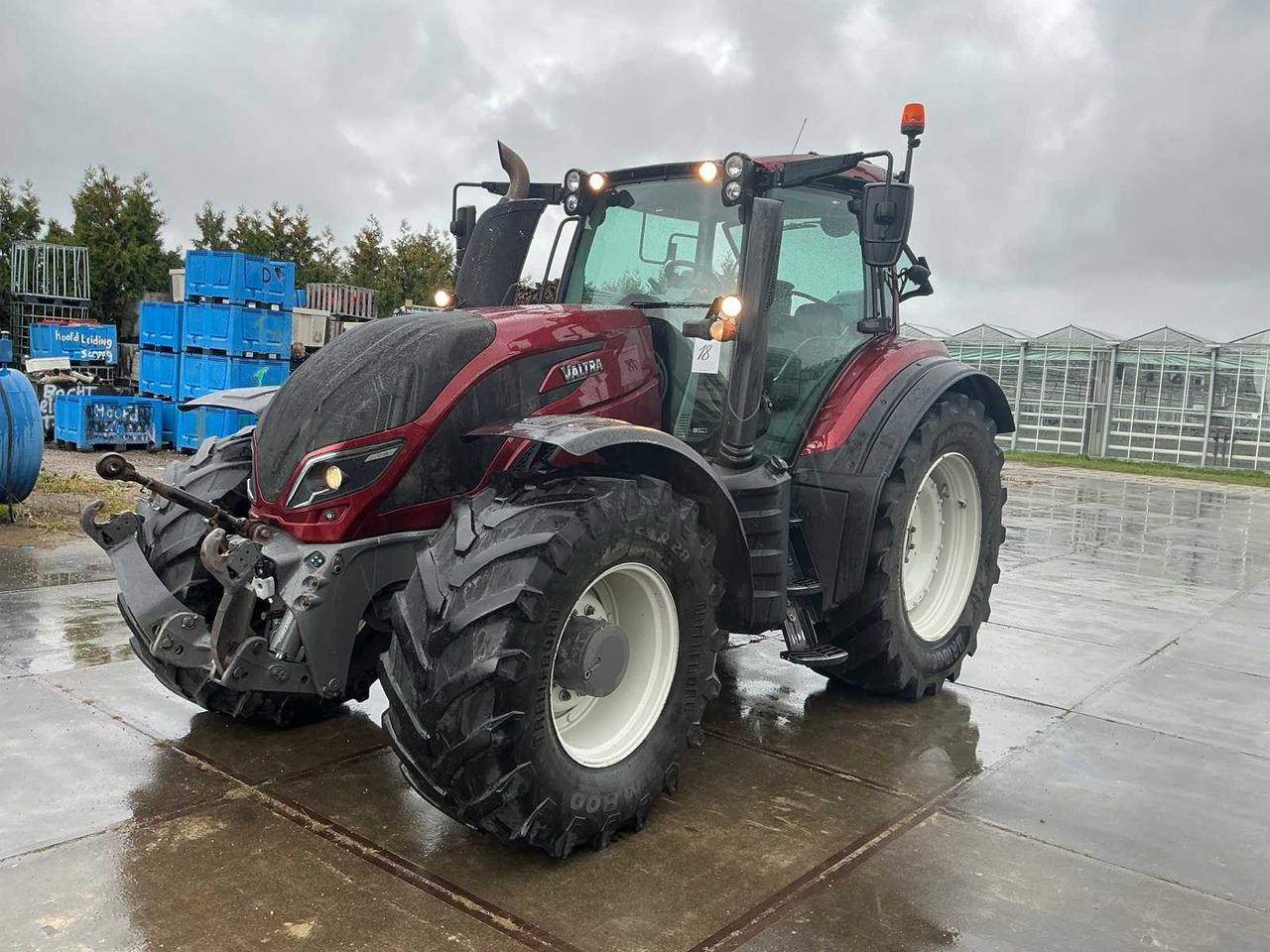 Valtra T214 - Farm tractor: picture 2 Valtra T214 - Farm tractor: picture 2