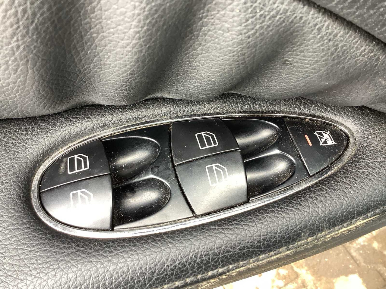 Van 2006 - MERCEDES-BENZ - E320 CDI COMMERCIAL VEHICLE: picture 9 Van 2006 - MERCEDES-BENZ - E320 CDI COMMERCIAL VEHICLE: picture 9