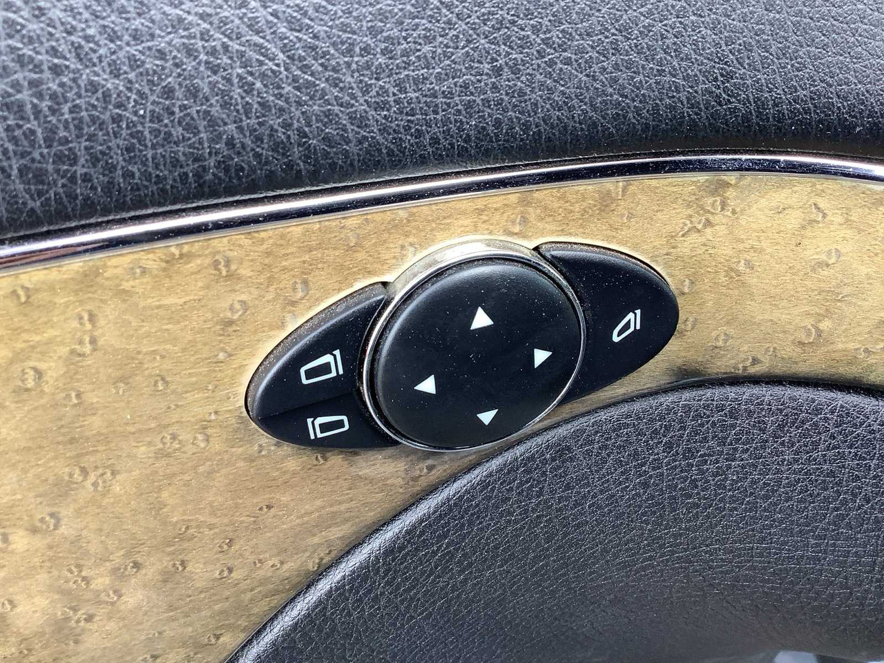 Van 2006 - MERCEDES-BENZ - E320 CDI COMMERCIAL VEHICLE: picture 10 Van 2006 - MERCEDES-BENZ - E320 CDI COMMERCIAL VEHICLE: picture 10