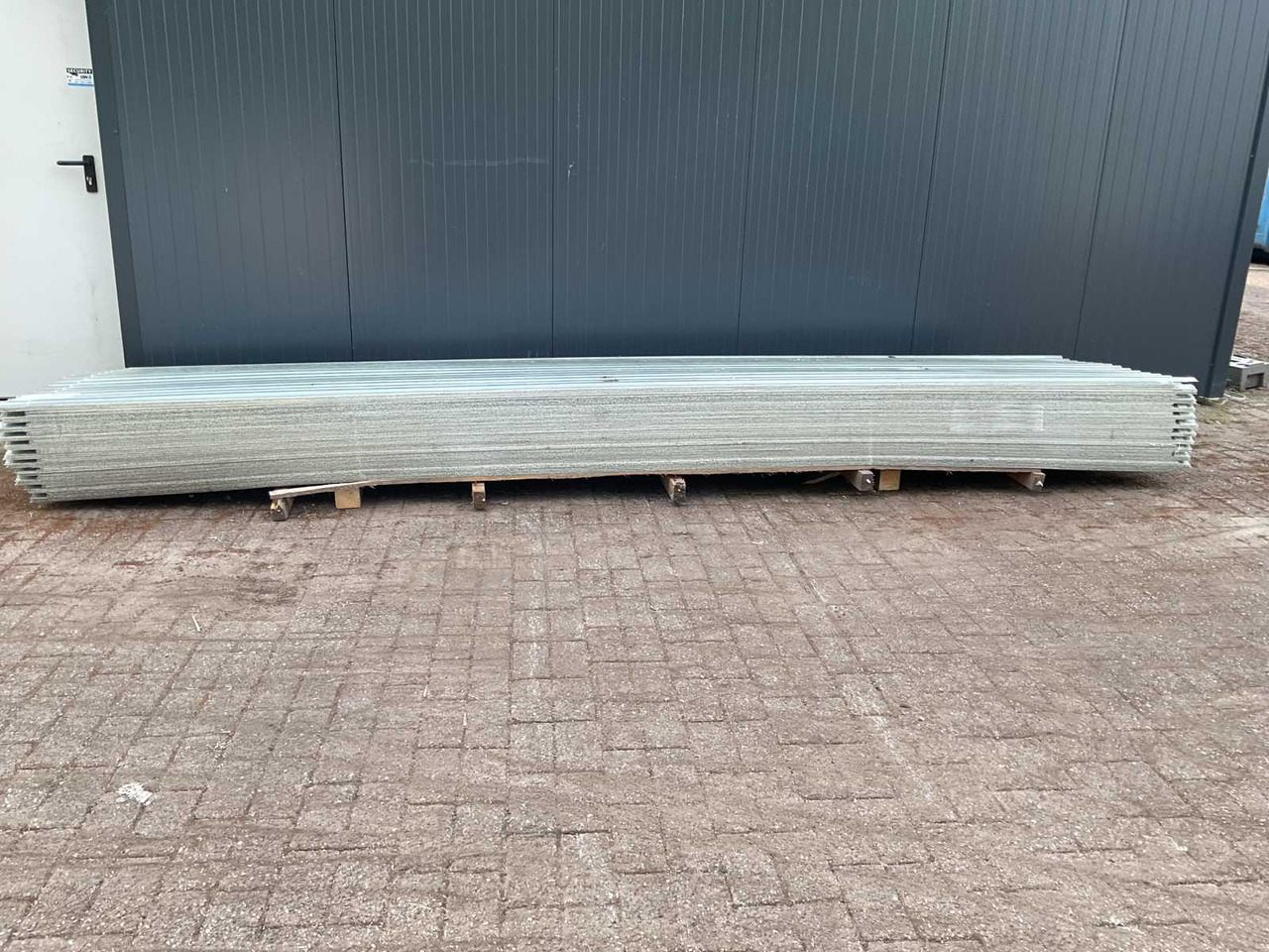 Van Boven Golf 18 mm - Construction equipment: picture 2 Van Boven Golf 18 mm - Construction equipment: picture 2