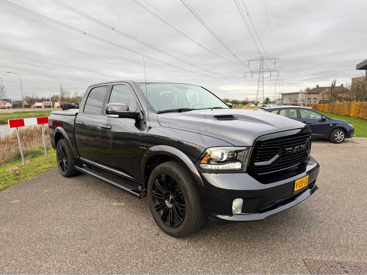 DODGE - RAM 1500 SPORT - 5.7 V8 QC - COMMERCIAL VEHICLE - Van: picture 4 DODGE - RAM 1500 SPORT - 5.7 V8 QC - COMMERCIAL VEHICLE - Van: picture 4