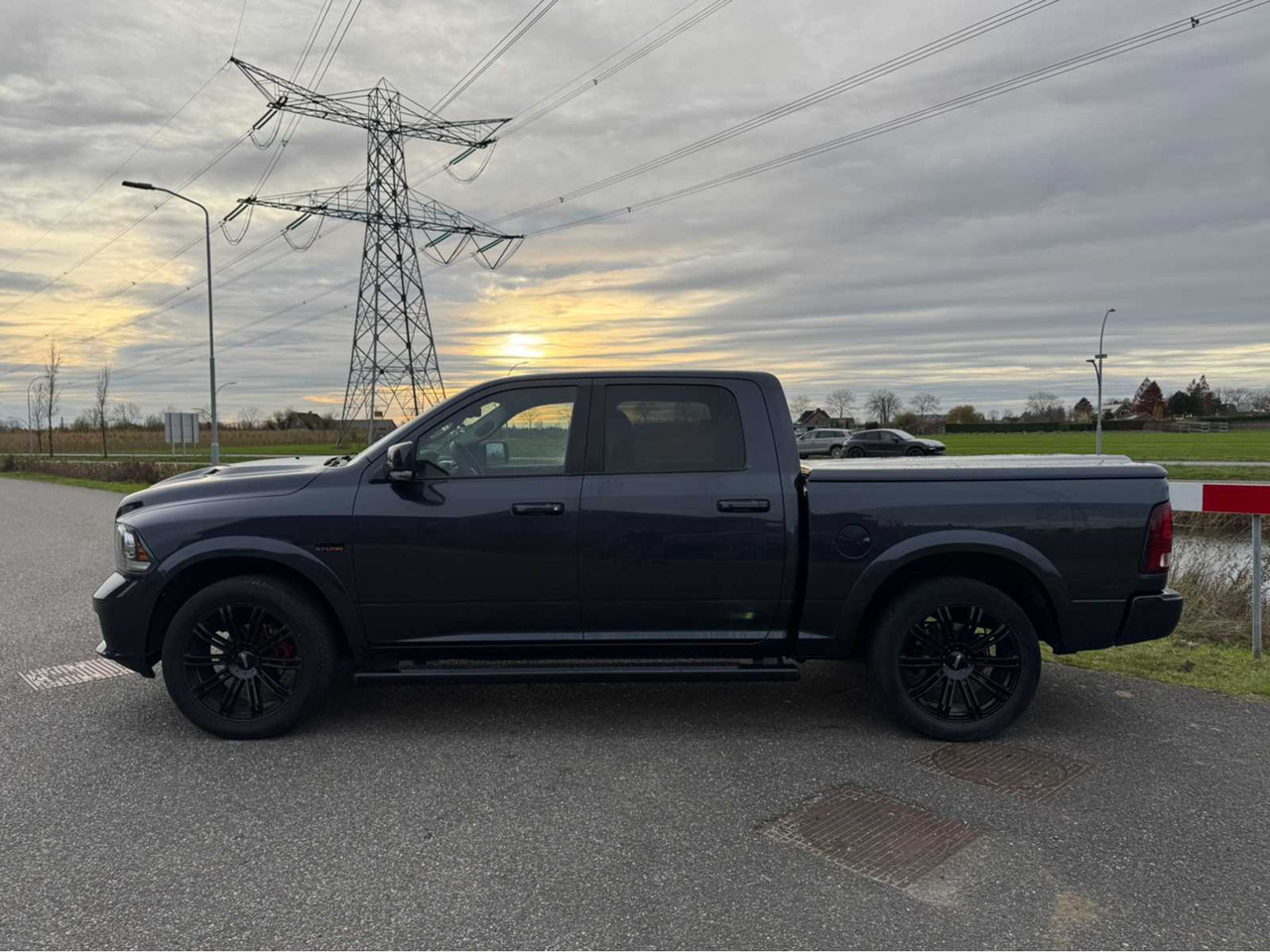 DODGE - RAM 1500 SPORT - 5.7 V8 QC - COMMERCIAL VEHICLE - Van: picture 5 DODGE - RAM 1500 SPORT - 5.7 V8 QC - COMMERCIAL VEHICLE - Van: picture 5