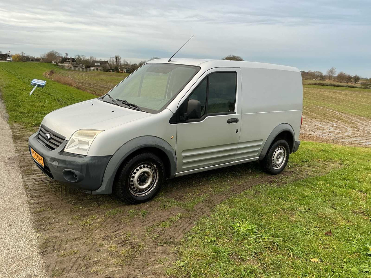 FORD TRANSIT CONNECT T200S 1.8 TDCI ECOED COMMERCIAL VEHICLE - Van: picture 1 FORD TRANSIT CONNECT T200S 1.8 TDCI ECOED COMMERCIAL VEHICLE - Van: picture 1
