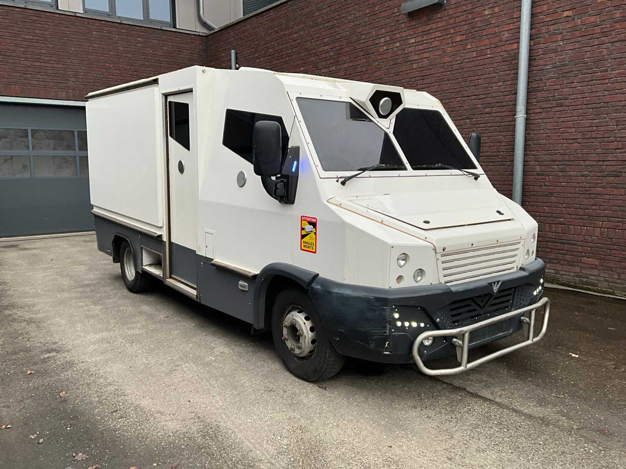 IVECO DAILY CASH TRANSPORT - COMMERCIAL VEHICLE - Van: picture 3 IVECO DAILY CASH TRANSPORT - COMMERCIAL VEHICLE - Van: picture 3