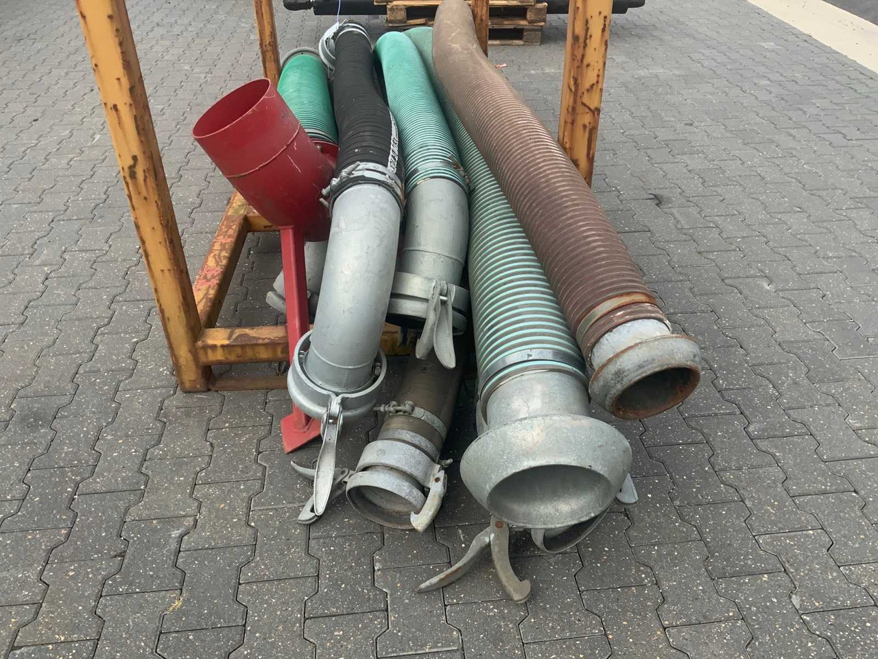 Various manure hoses (8x) - Fertilizing equipment: picture 5 Various manure hoses (8x) - Fertilizing equipment: picture 5