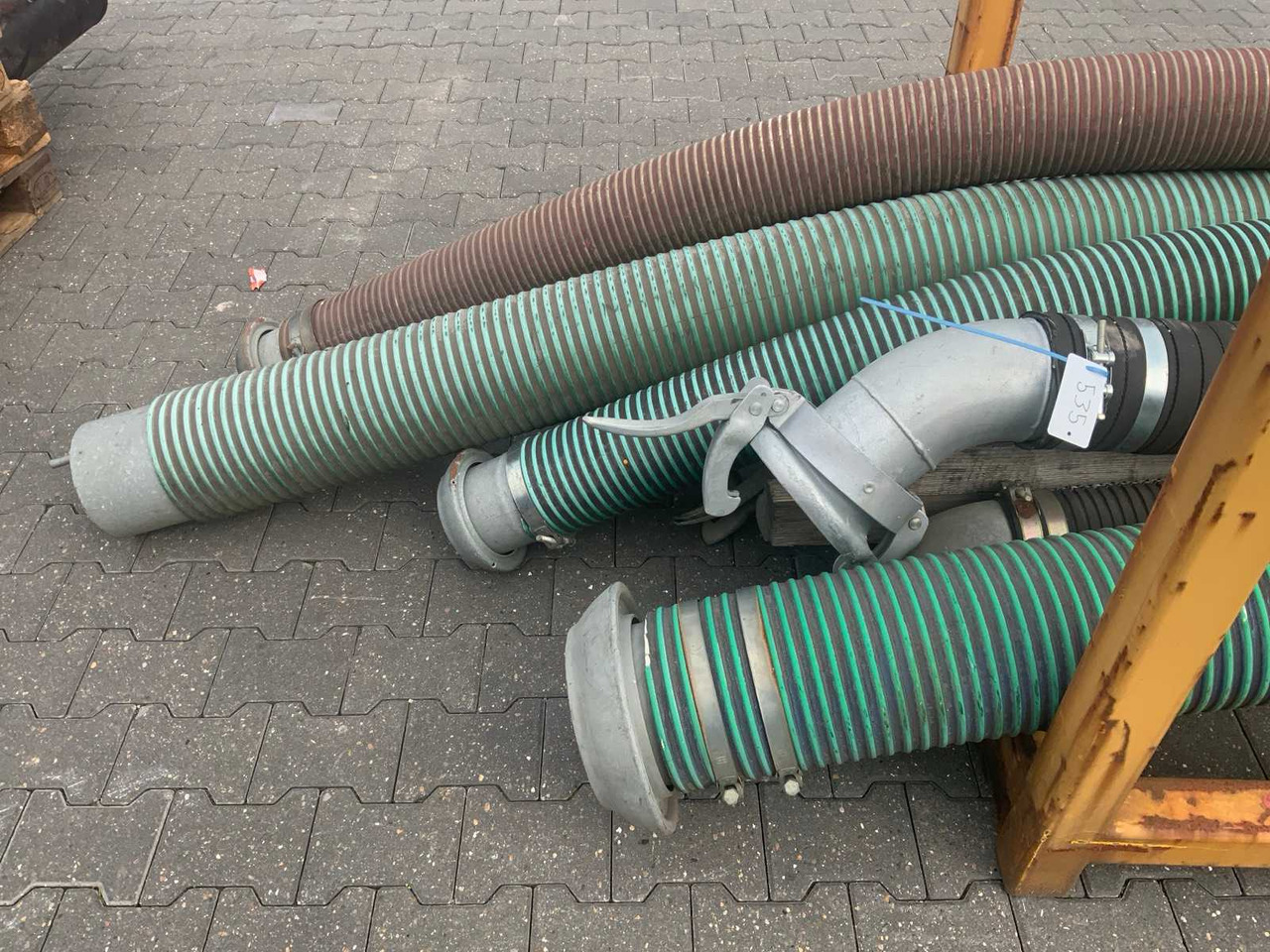 Various manure hoses (8x) - Fertilizing equipment: picture 3 Various manure hoses (8x) - Fertilizing equipment: picture 3
