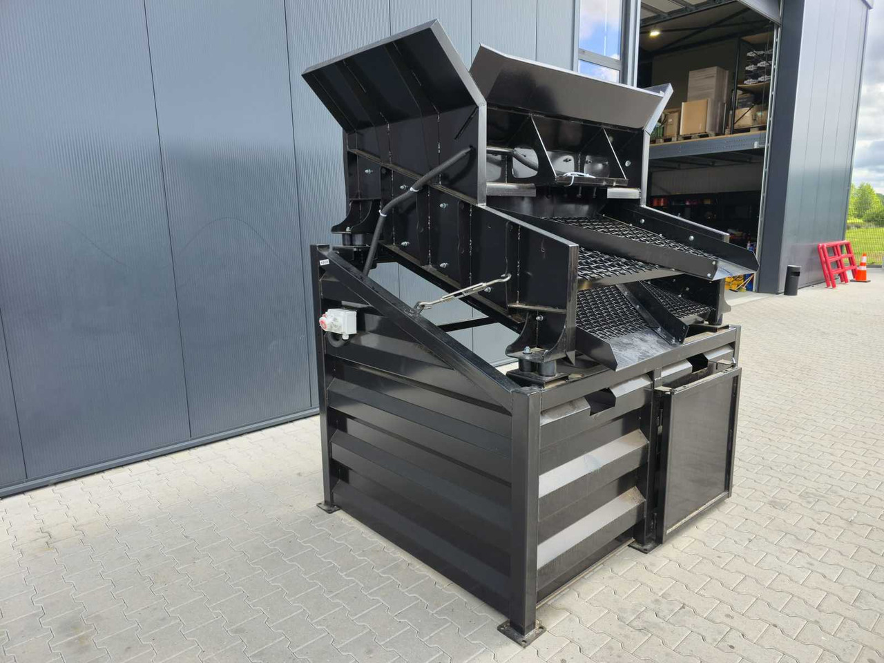 Vibratory Screener - Screener: picture 3 Vibratory Screener - Screener: picture 3