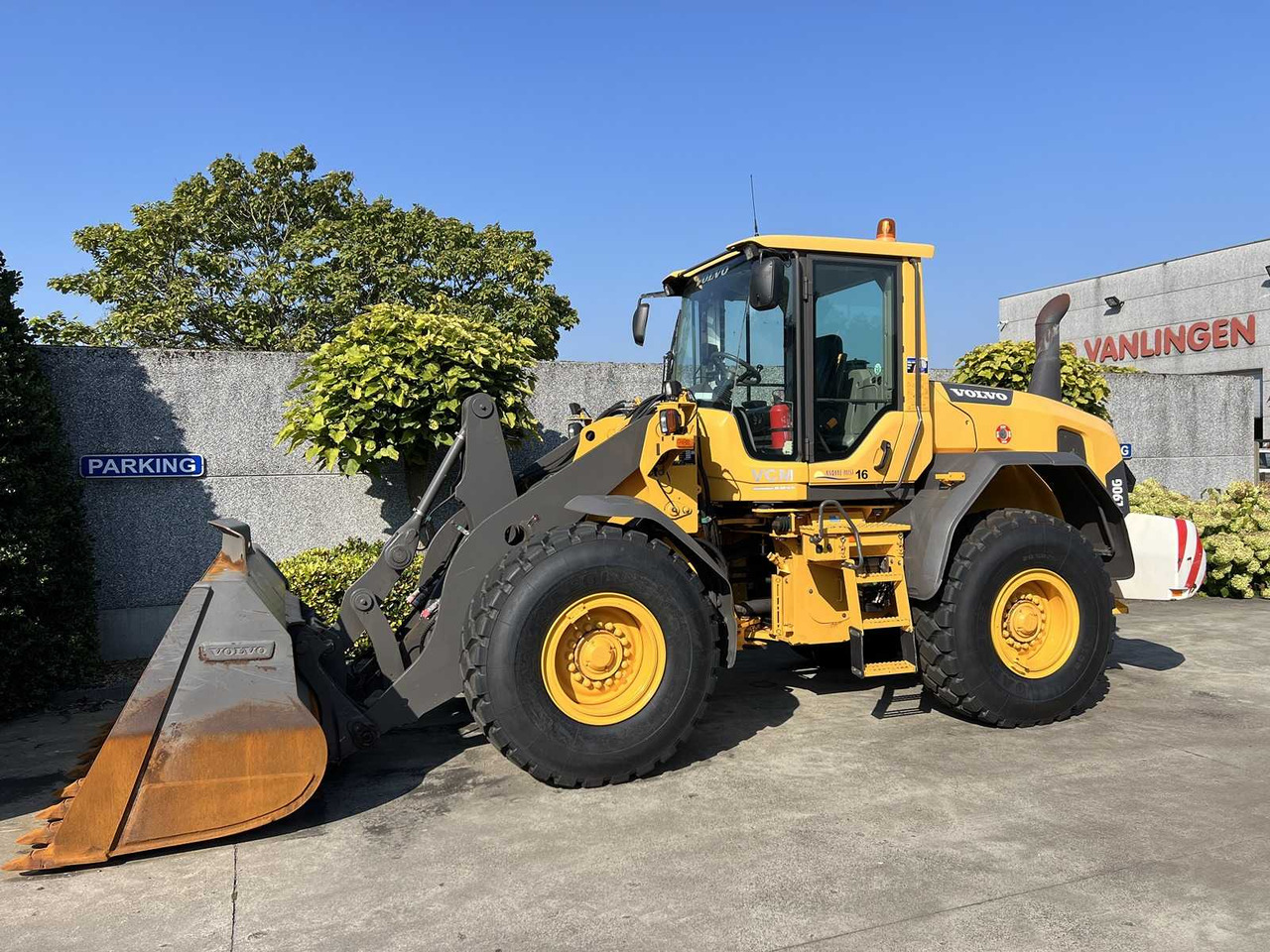 Volvo L90G - Wheel loader: picture 1 Volvo L90G - Wheel loader: picture 1