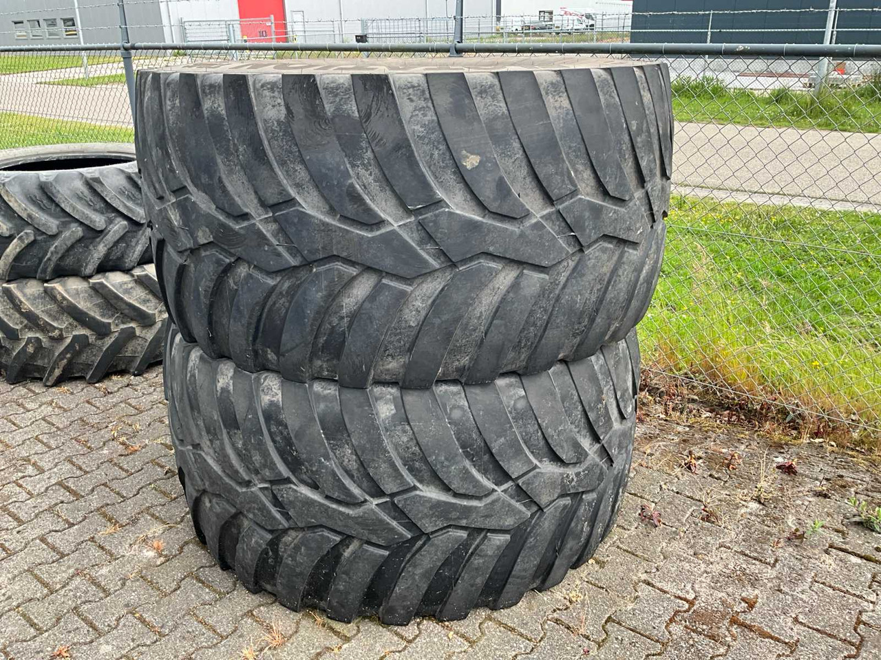 Vredestein FLOTATION TRAC 750/60R30.5 - Wheels and tires for Farm tractor: picture 1 Vredestein FLOTATION TRAC 750/60R30.5 - Wheels and tires for Farm tractor: picture 1