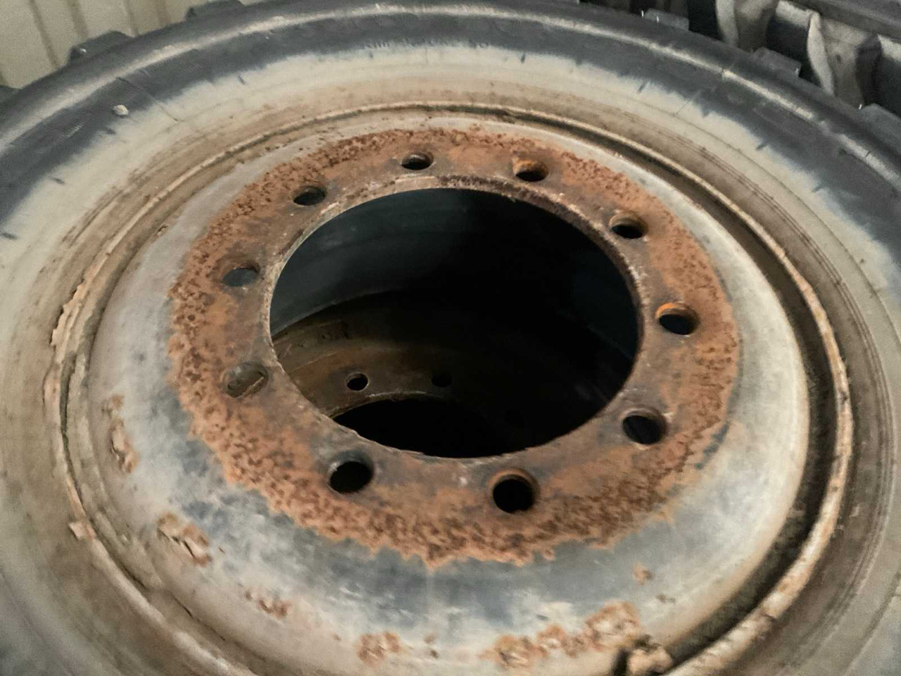 WHEELED EXCAVATOR TIRES (4X) - Wheel excavator: picture 5 WHEELED EXCAVATOR TIRES (4X) - Wheel excavator: picture 5