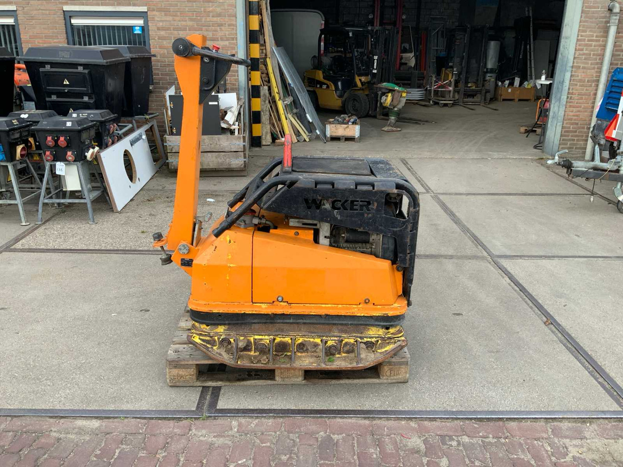 Wacker Neuson DPU 100-70 - Vibratory plate: picture 1 Wacker Neuson DPU 100-70 - Vibratory plate: picture 1