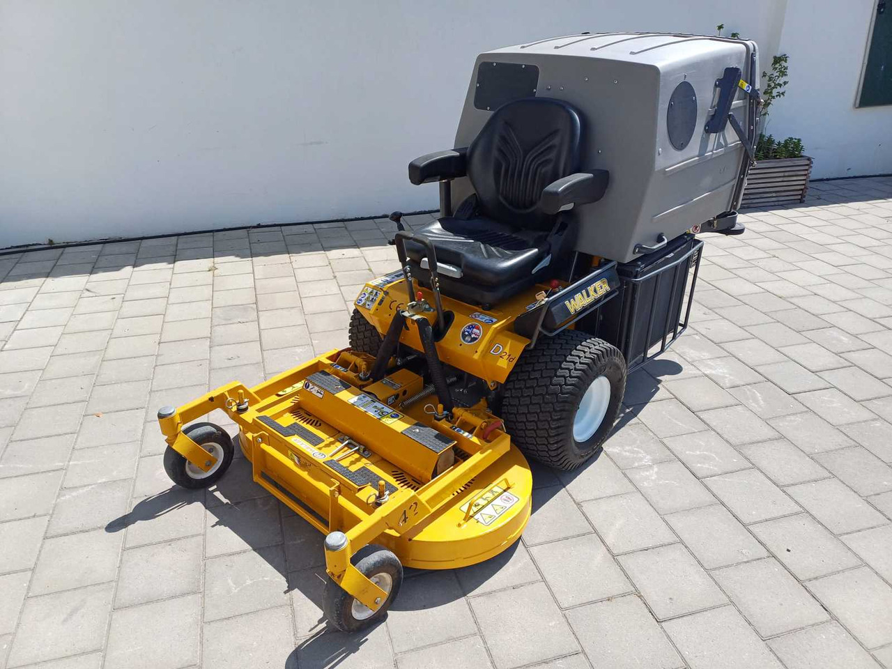 Walker D21D - Garden mower: picture 1 Walker D21D - Garden mower: picture 1