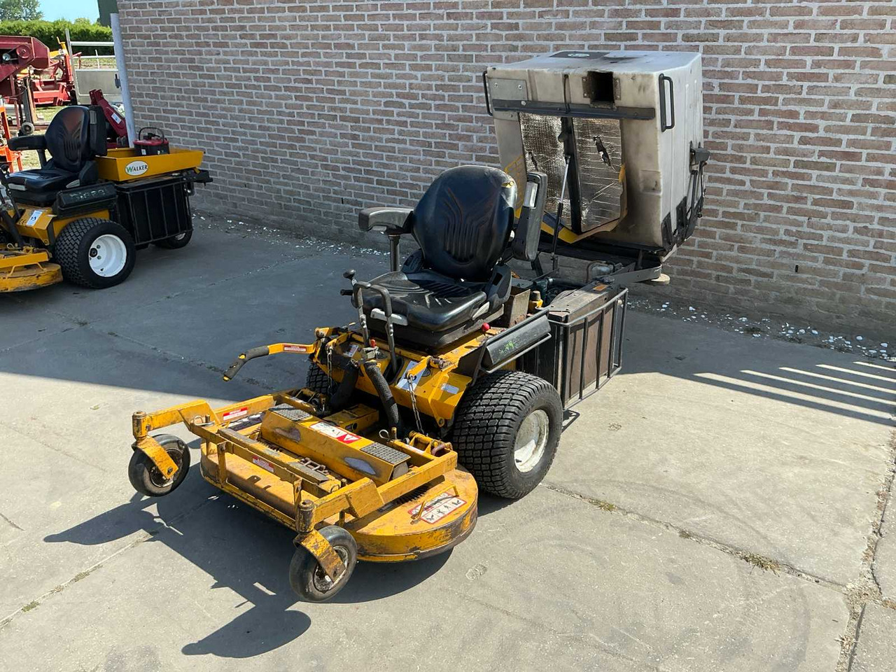 Walker - Garden mower: picture 3 Walker - Garden mower: picture 3