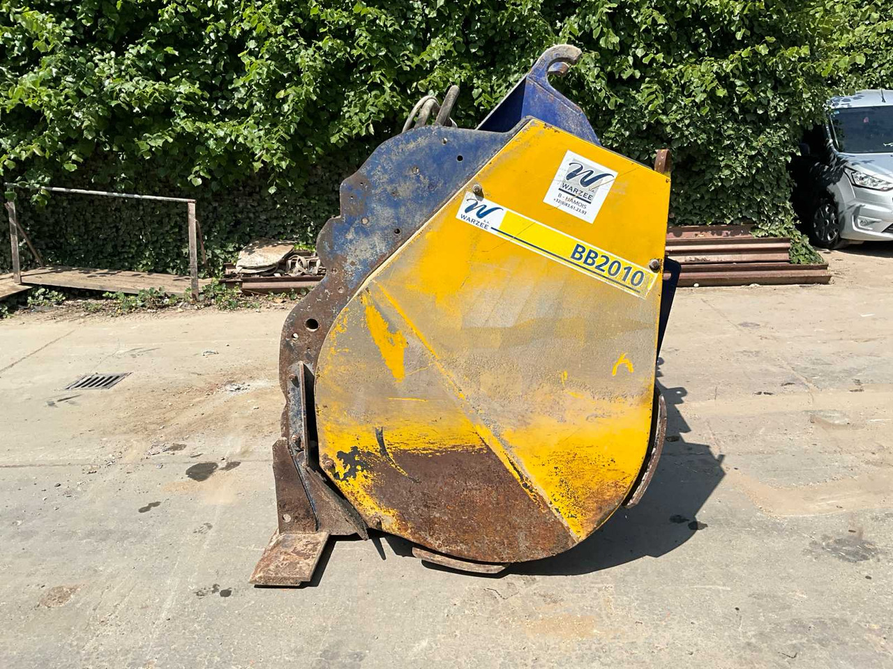 Warzee BB2010 - Excavator bucket: picture 2 Warzee BB2010 - Excavator bucket: picture 2