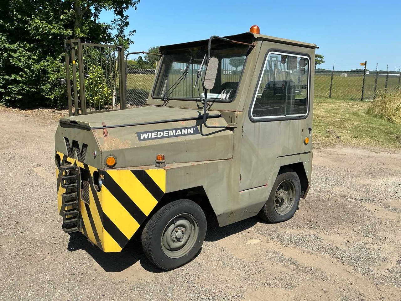 Wiedeman DS-30 - Farm tractor: picture 1 Wiedeman DS-30 - Farm tractor: picture 1