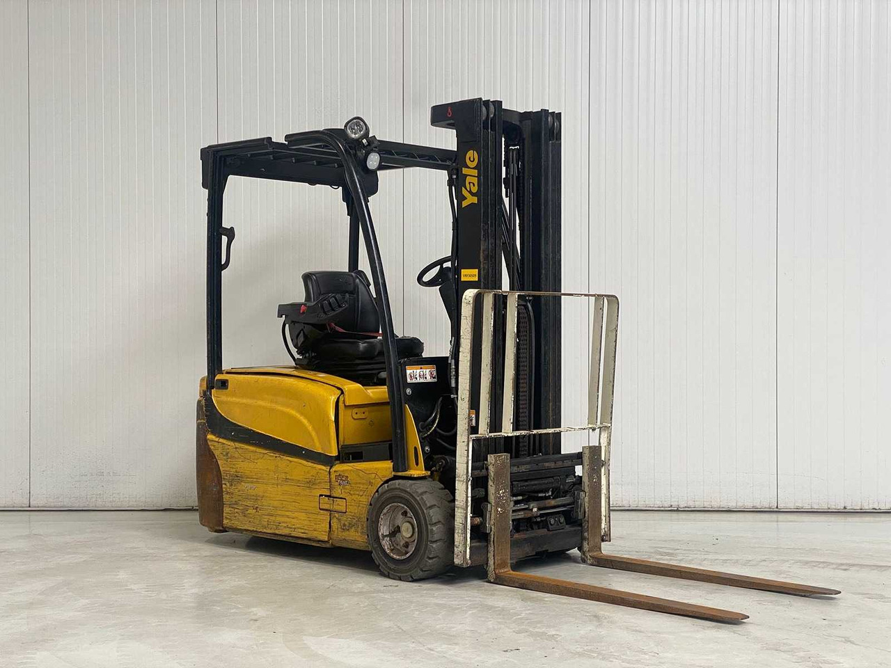 YALE - ERP20VT LWB - FORKLIFT TRIPLEX - FORK POSITIONER - FREELIFT - SIDESHIFT - Forklift: picture 2 YALE - ERP20VT LWB - FORKLIFT TRIPLEX - FORK POSITIONER - FREELIFT - SIDESHIFT - Forklift: picture 2