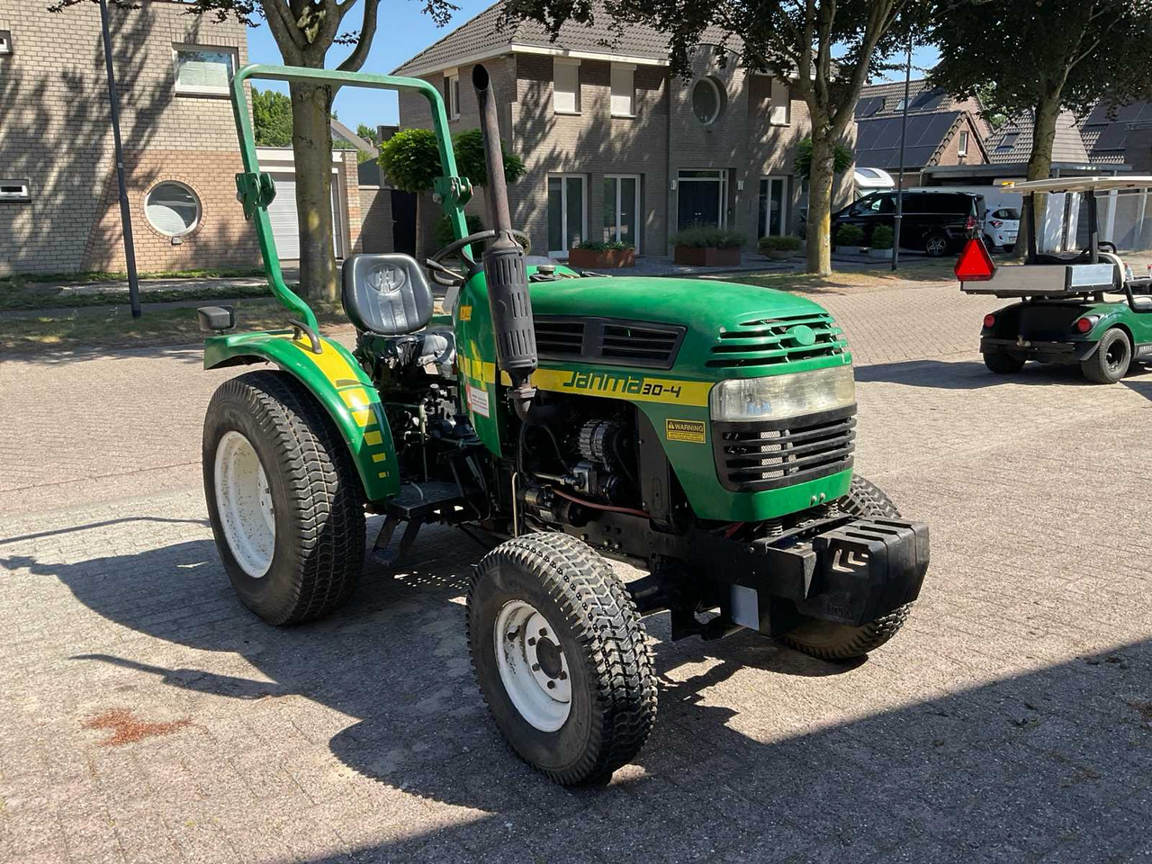 Yanma 30-4 - Compact tractor: picture 2 Yanma 30-4 - Compact tractor: picture 2