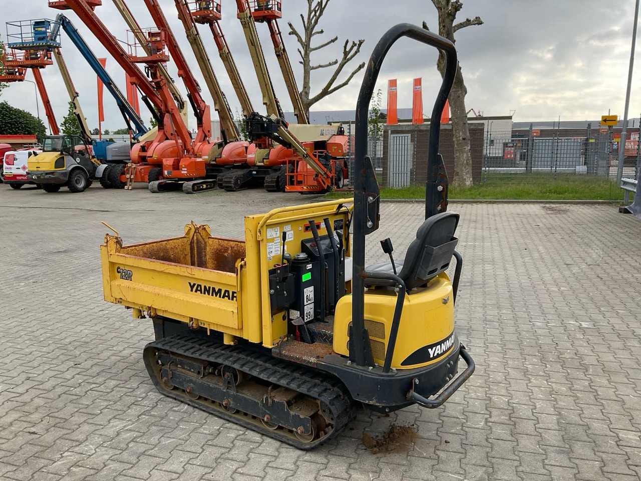 Yanmar C12R-B - Dumper: picture 5 Yanmar C12R-B - Dumper: picture 5