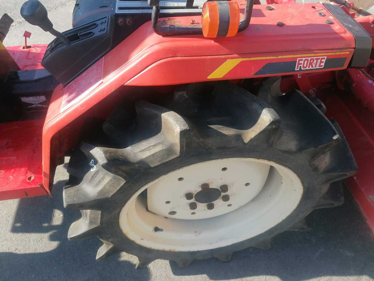 Compact tractor Yanmar F165: picture 11